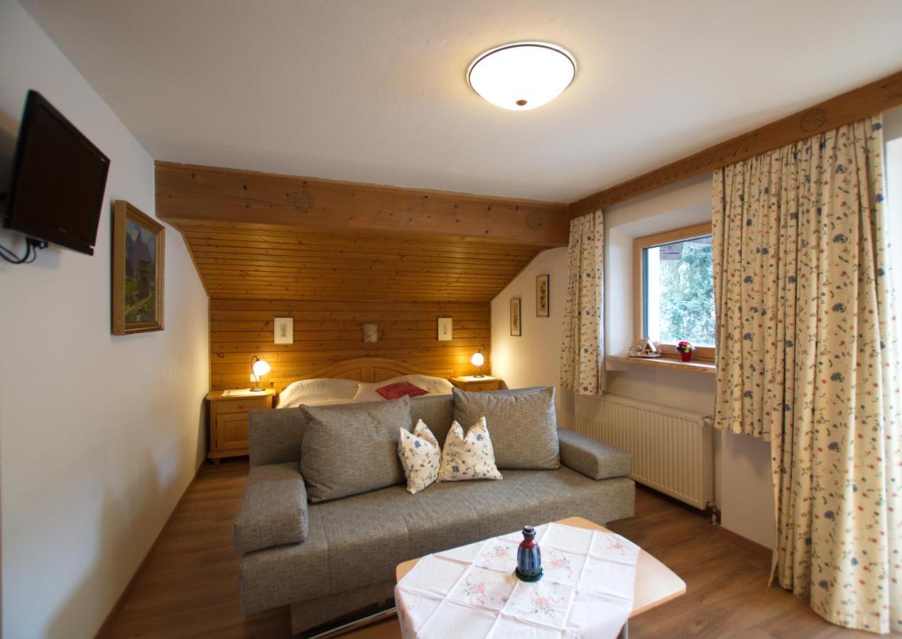 Fruehstueckspension & Appartements Eugenie Kitzbuhel Bagian luar foto