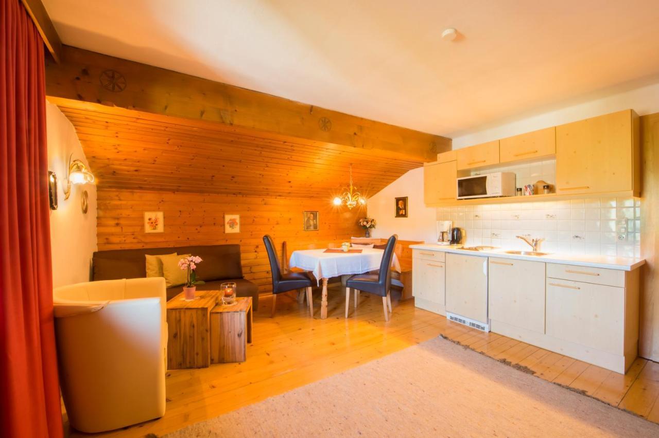 Fruehstueckspension & Appartements Eugenie Kitzbuhel Bagian luar foto