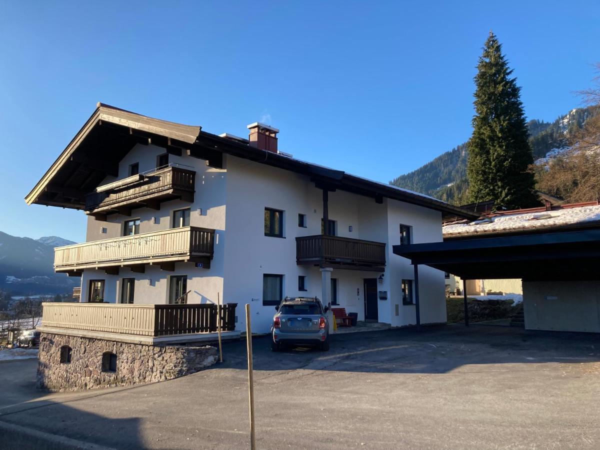 Fruehstueckspension & Appartements Eugenie Kitzbuhel Bagian luar foto