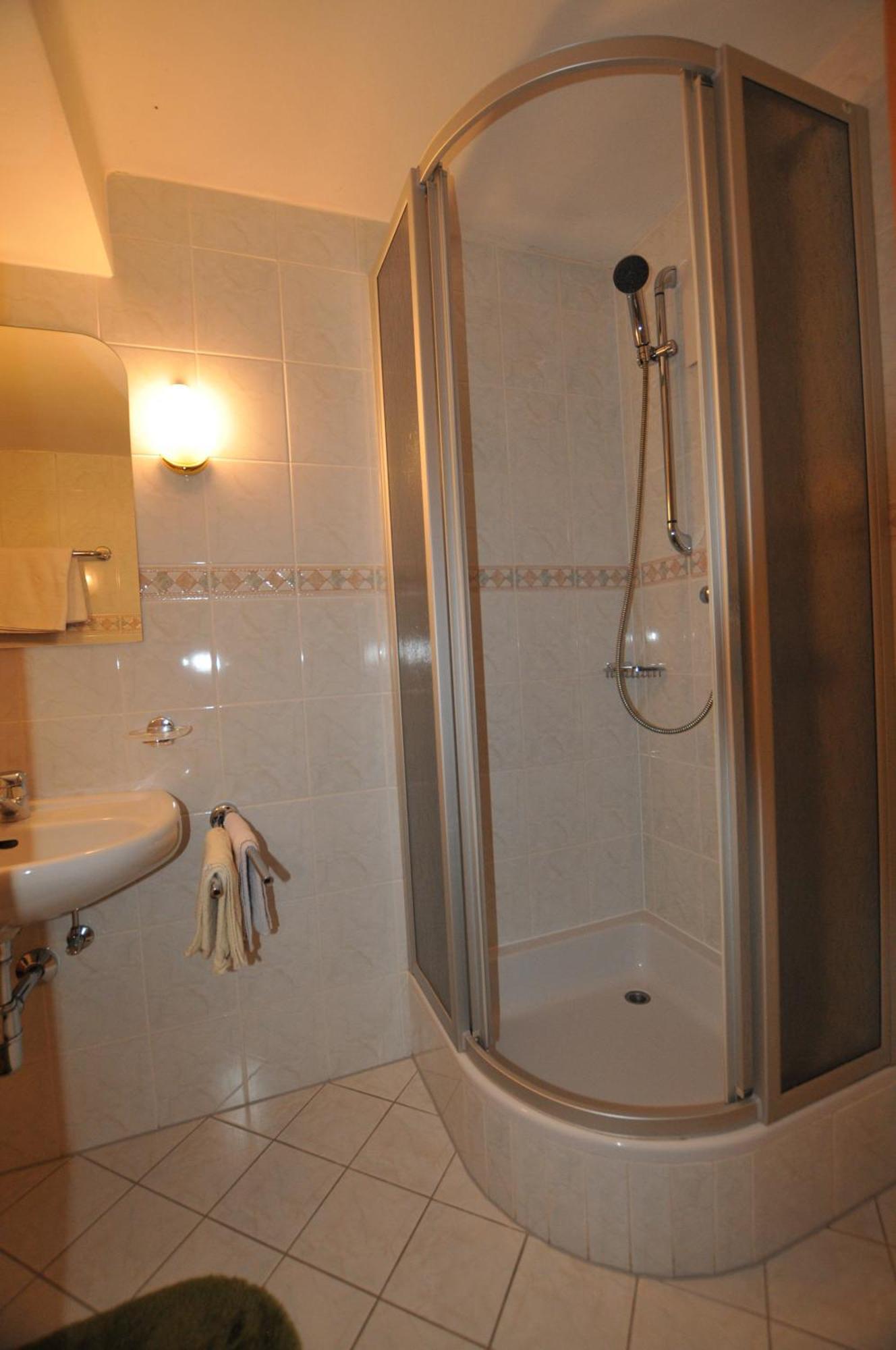 Fruehstueckspension & Appartements Eugenie Kitzbuhel Bagian luar foto