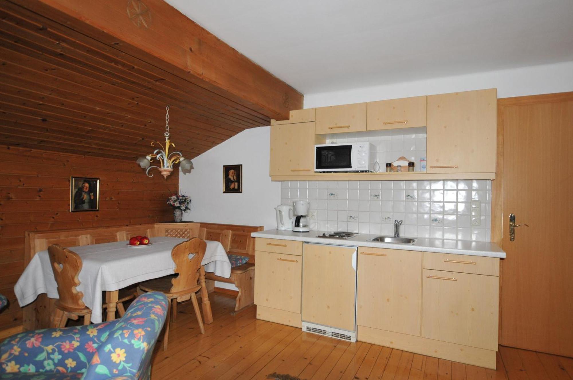 Fruehstueckspension & Appartements Eugenie Kitzbuhel Bagian luar foto