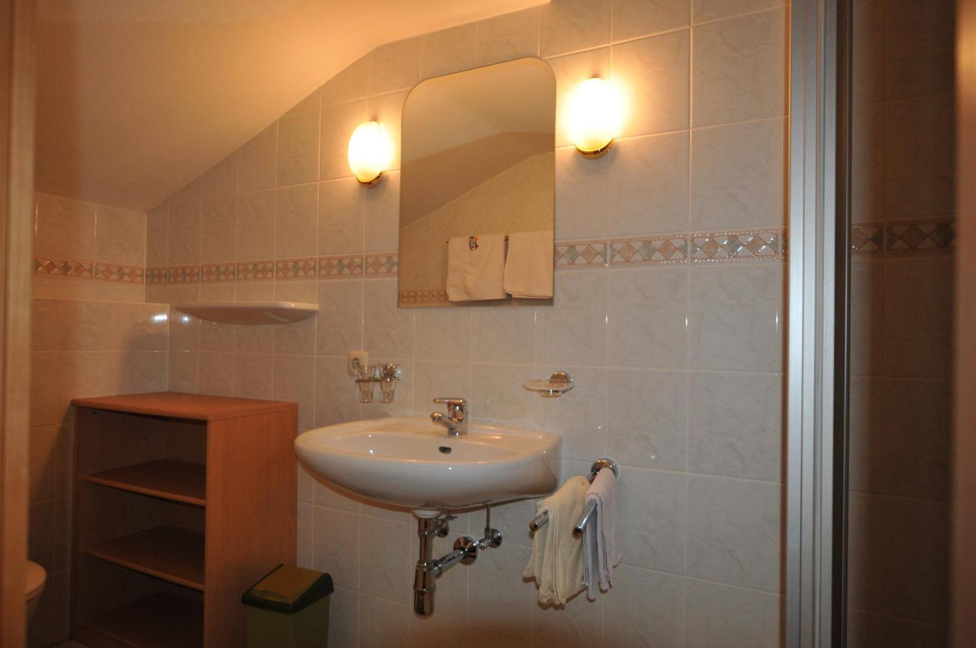 Fruehstueckspension & Appartements Eugenie Kitzbuhel Bagian luar foto